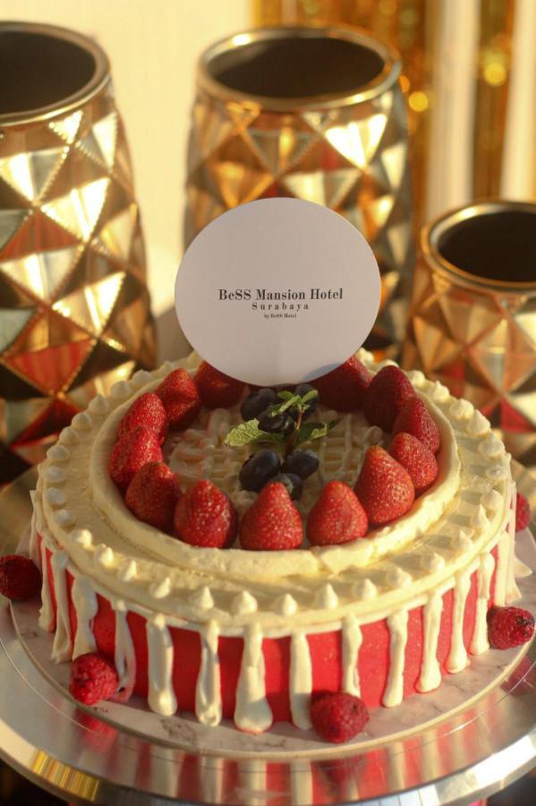 Bess Mansion Hotel Surabaya Wonotjolo Extérieur photo