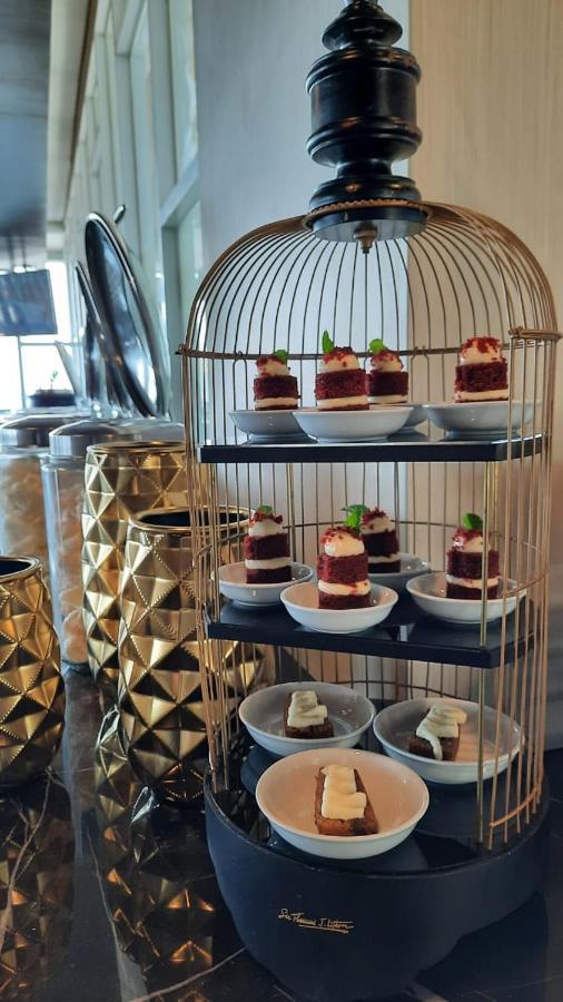 Bess Mansion Hotel Surabaya Wonotjolo Extérieur photo