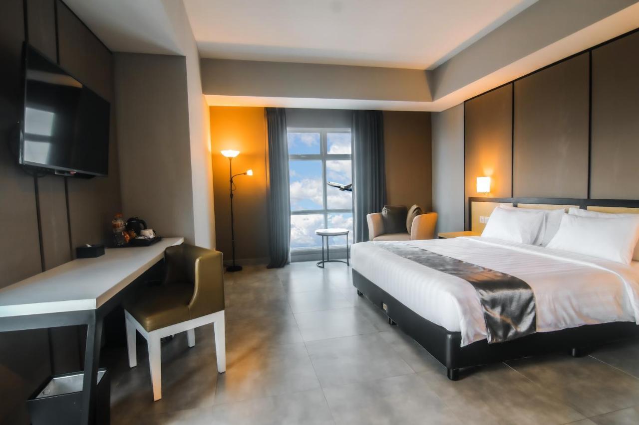Bess Mansion Hotel Surabaya Wonotjolo Extérieur photo