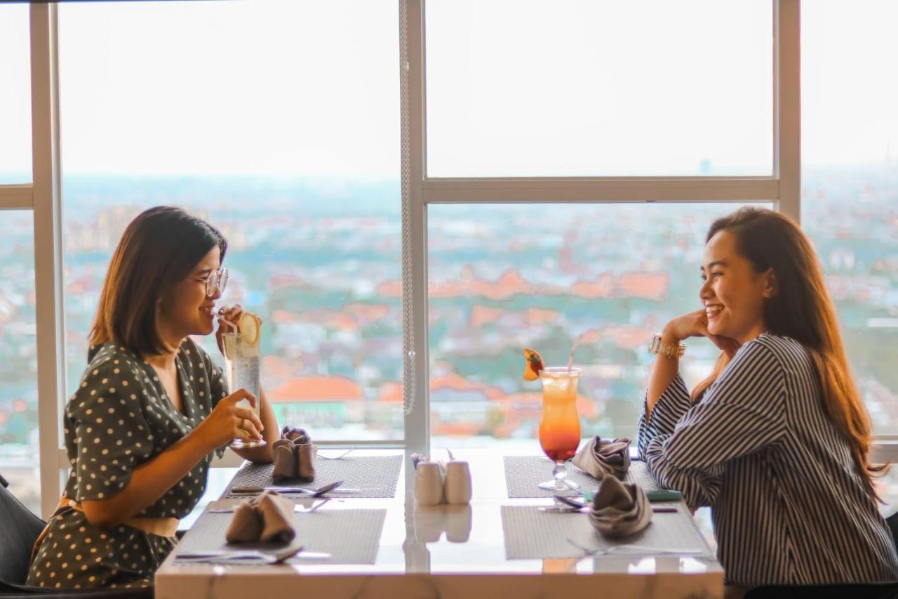 Bess Mansion Hotel Surabaya Wonotjolo Extérieur photo